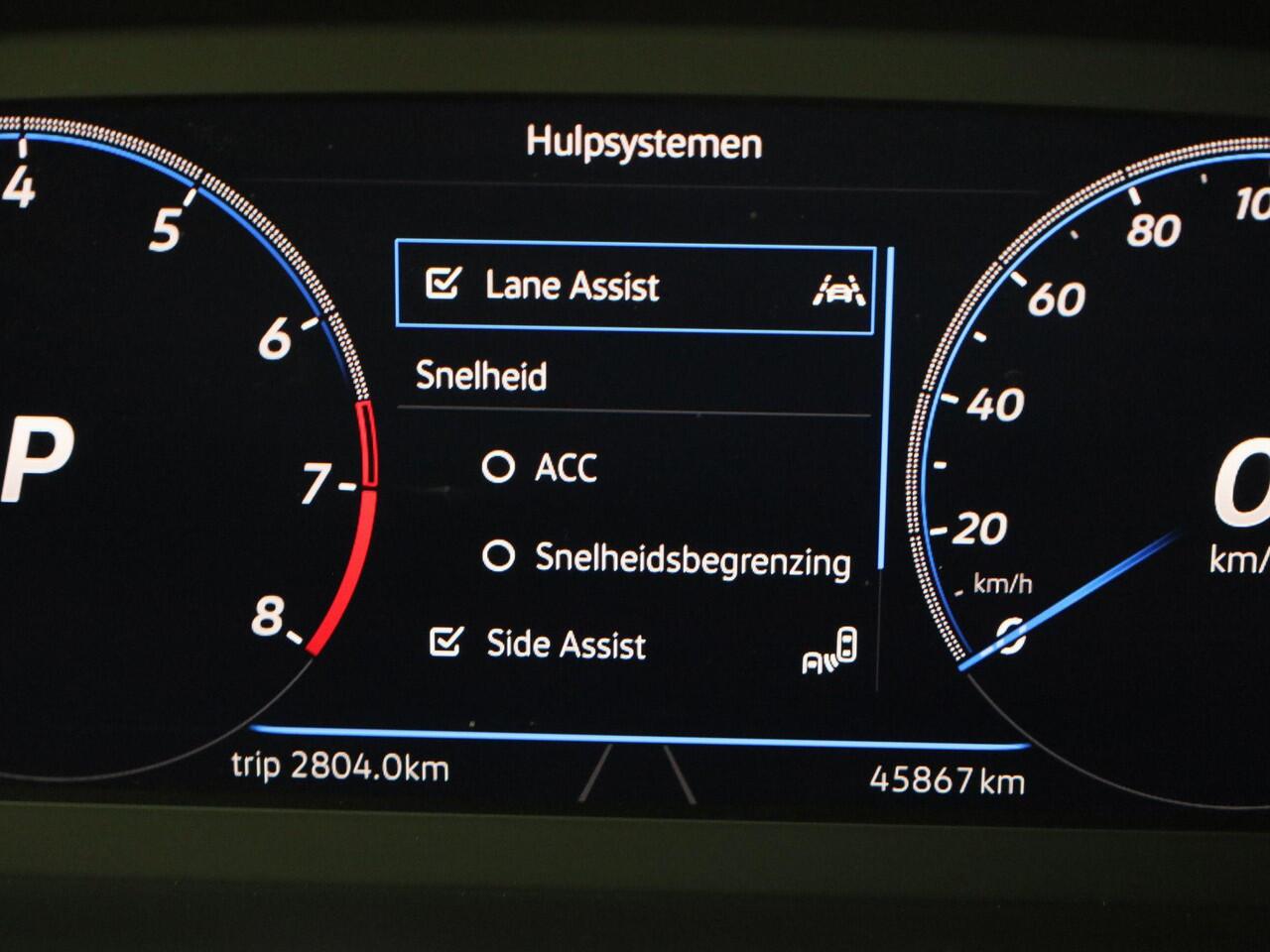 Volkswagen T-Roc 1.5TSI/150PK R-Line Blackstyle DSG · Panoramadak · Camera + Parkeersensoren · Keyless · Apple/Android Car Play · Garantie t/m 02-08-2027 of 100.000km