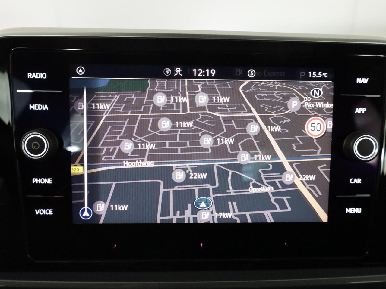 Volkswagen T-Roc 1.5 TSI Style 150 PK DSG | Verlengde garantie | Panorama dak | Keyless entry | Parkeer camera | El. achterklep |