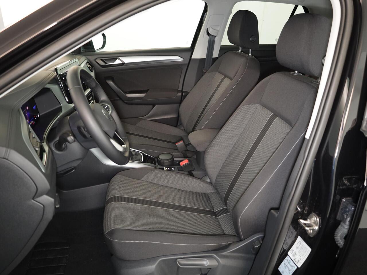 Volkswagen T-Roc 1.5 TSI Life Edition 150 PK DSG |Private lease vanaf ¤598,-| Navigatie | Parkeercamera | Keyless entry |