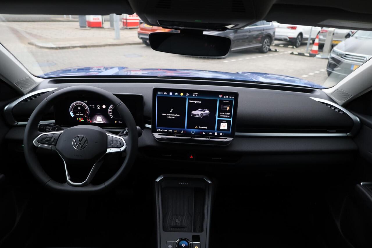 Volkswagen T-Roc 1.5 eTsi Life First Edition 115PK / 85kW DSG, DE NIEUWE T-ROC, Black pack Achteruitrijcamera, dodehoekdetectie (Side Assist), volledig digitaal instrumentenpaneel (Digital Cockpit), Apple Carplay & Android Auto, verwarmbare voorstoelen + stuurwiel, LED ko