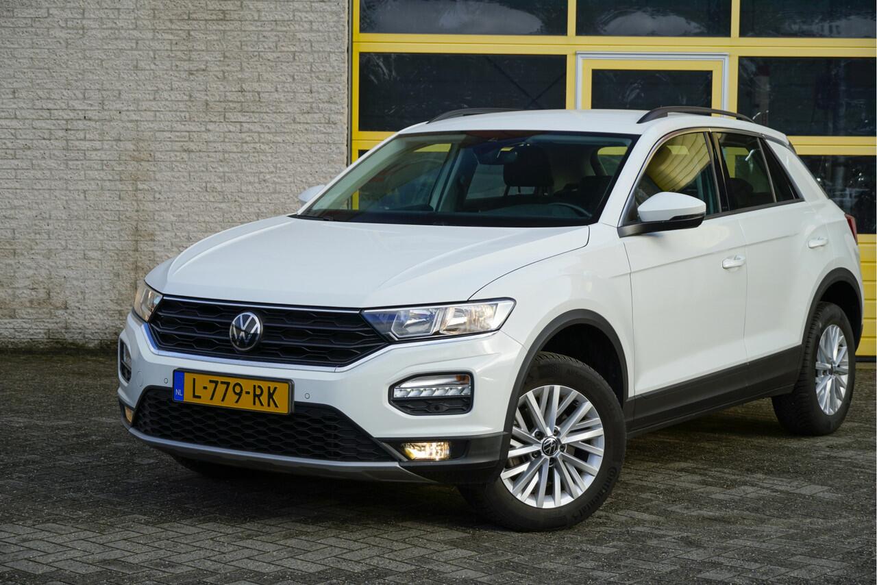 Volkswagen T-Roc 1.5 TSI 150PK! Style BJ2021 Lmv 16" | Led | Pdc | Navi | App-Connect | Climate control | Cruise control | Getint glas