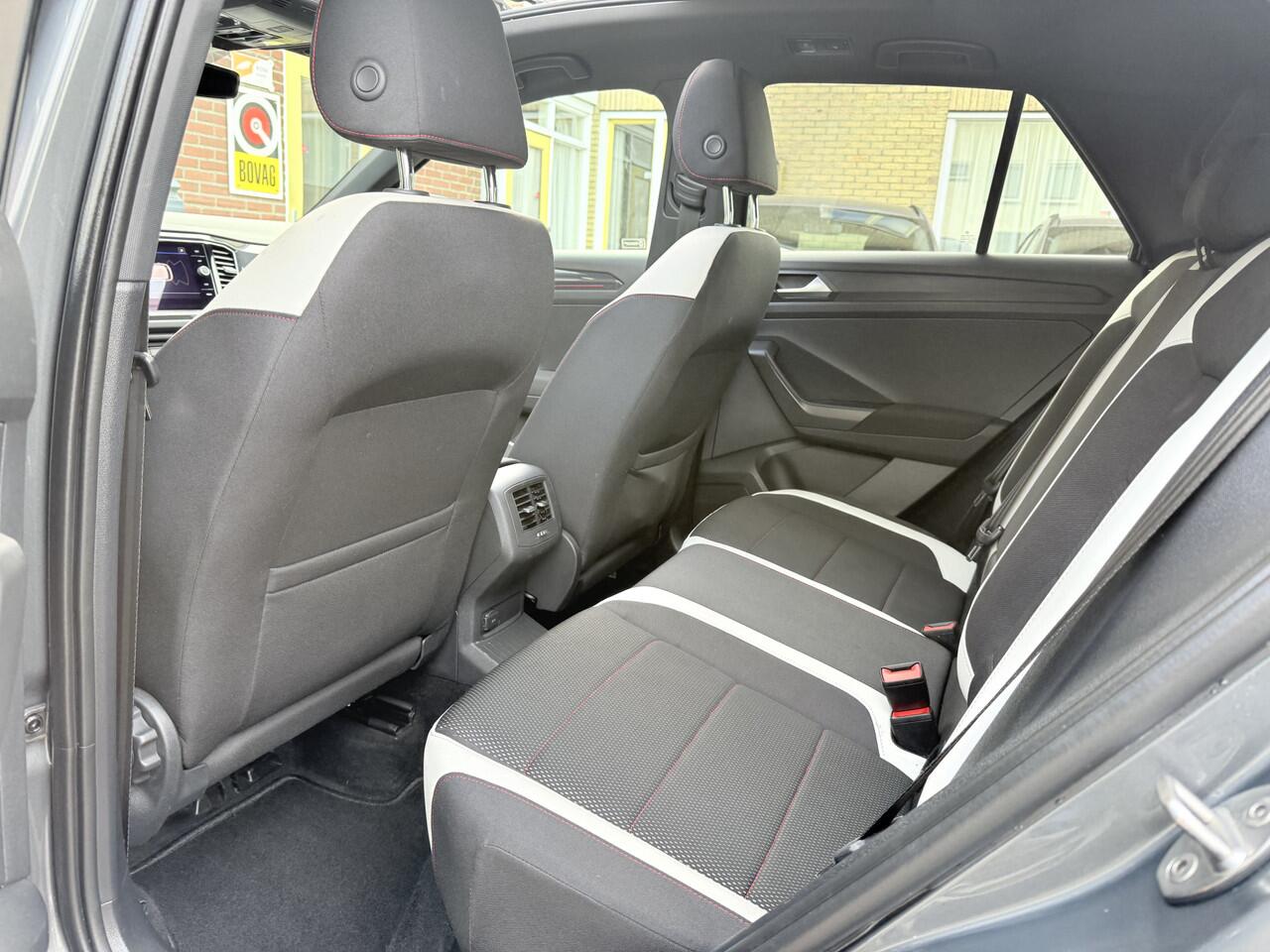 Volkswagen T-Roc 1.5 TSI 150pk Sport Panoramadak, 18''Lmv, Virt. Display