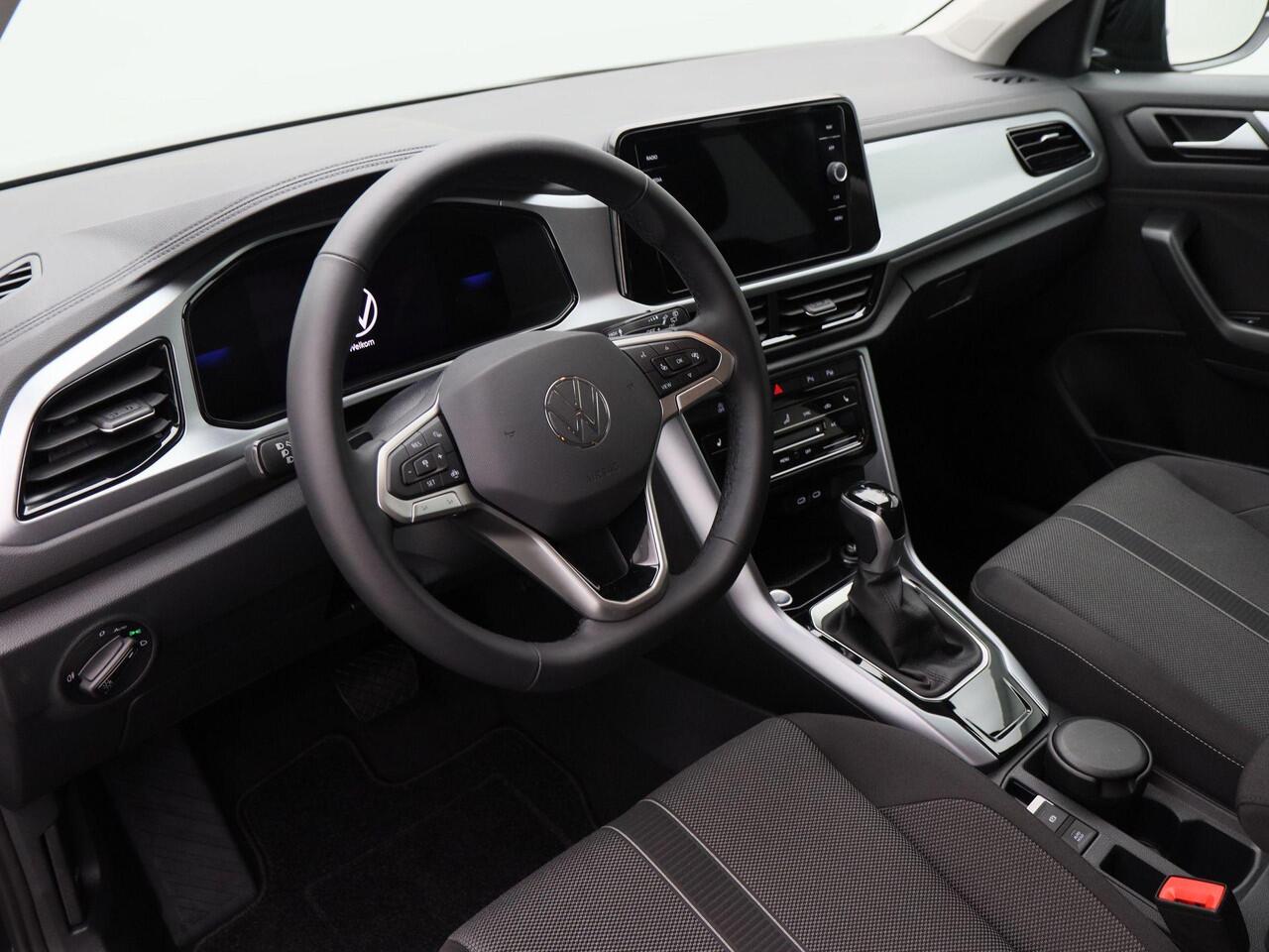 Volkswagen T-Roc 1.5 TSi 150 Pk Automaat Life Edition | Adaptive Cruise | Full LED | Stoel Verwarming | Privacy Glass | Navigatie | Carplay | Camera | 17 Inch | 9.975 Km!!