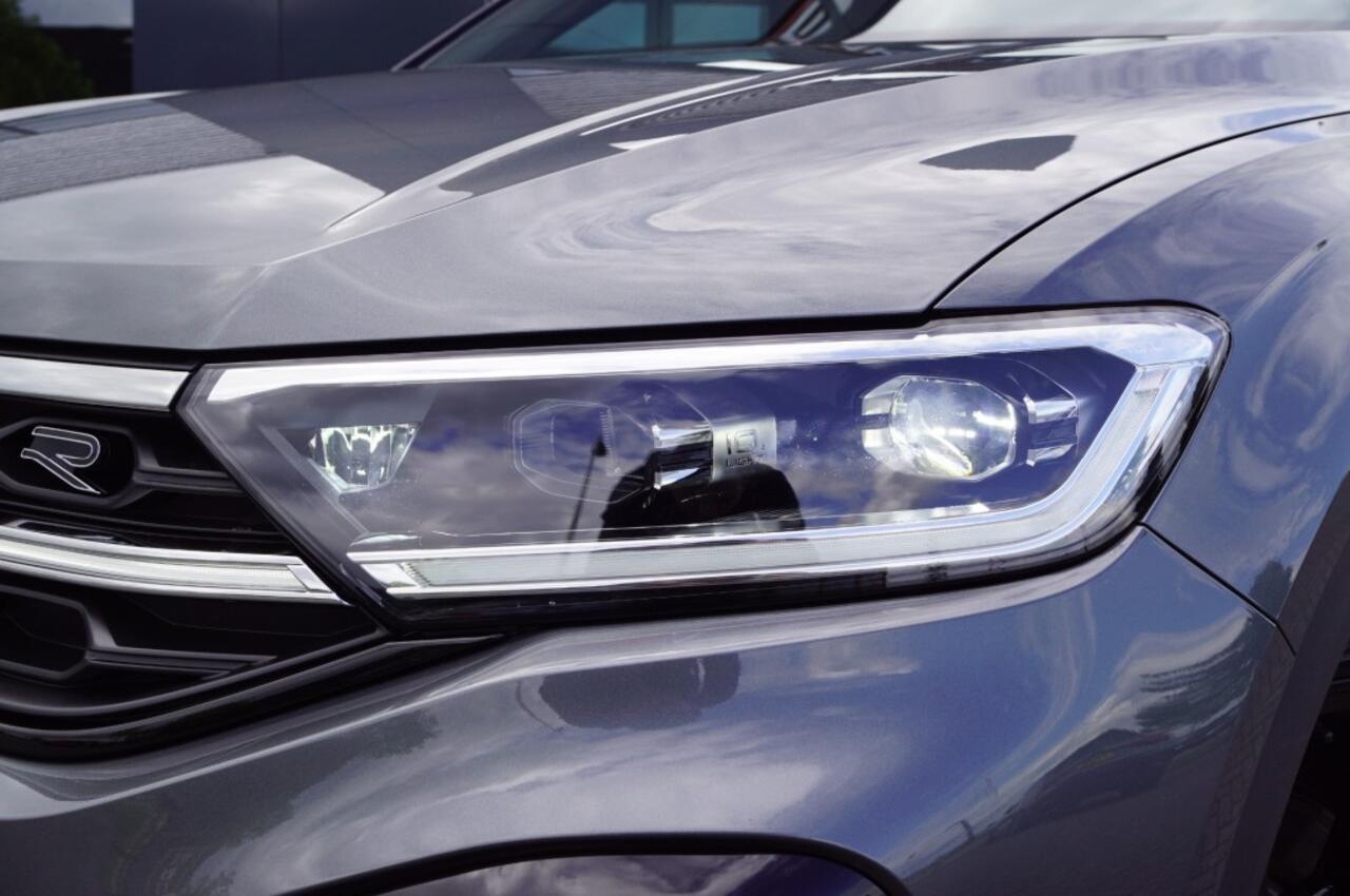 Volkswagen T-Roc 1.5 TSI DSG R-Line /Panodak/19 Inch LM /Trekhaak/IQ Matrix LED/C