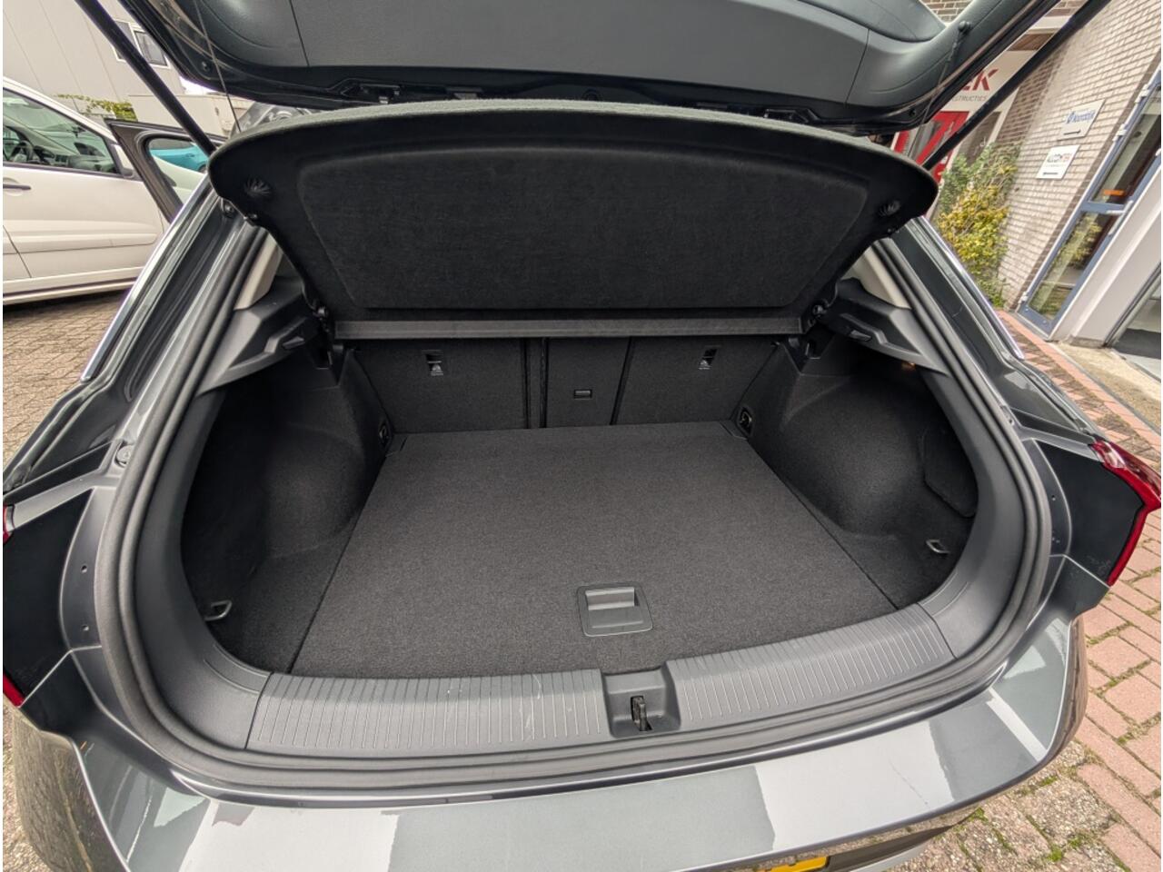 Volkswagen T-Roc 1.0 TSI Life Business