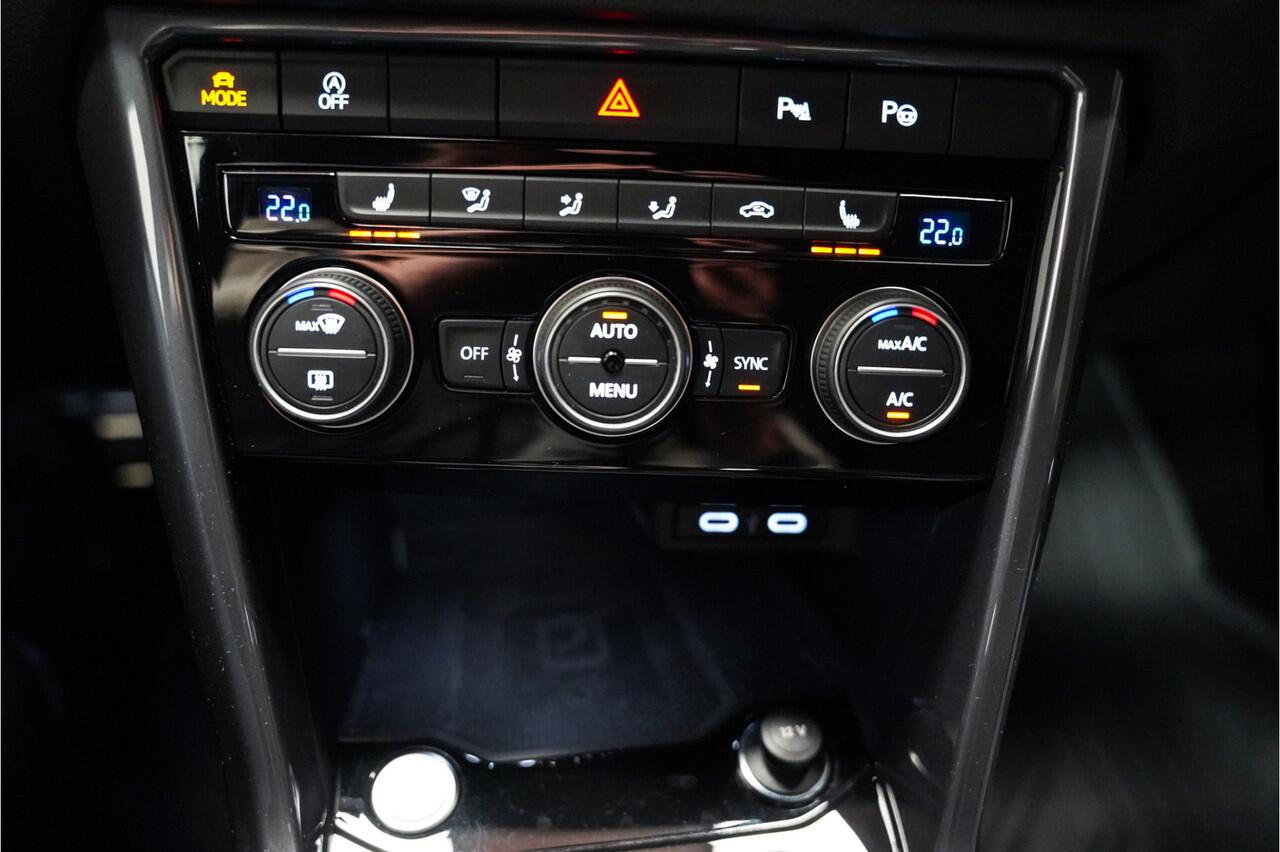 Volkswagen T-Roc 1.5 TSI 2x R-Line Full opt|Pano dak|Trekhaak|Camera|19 inch