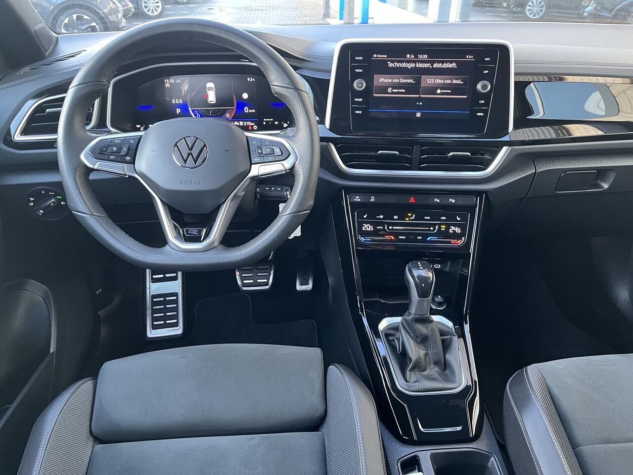 Volkswagen T-Roc 1.5 TSI R-Line / AUTOMAAT/ FABRIEKSGARANTIE T/M 2-2027/ TREKHAAK AFNEEMBAAR/ ADAPT. CRUISE/ MATRIX/ NAVI/ APP-CONNECT/ RIJ-MODI/ STOEL VERWARM./ PARK. SENSOREN + CAMERA