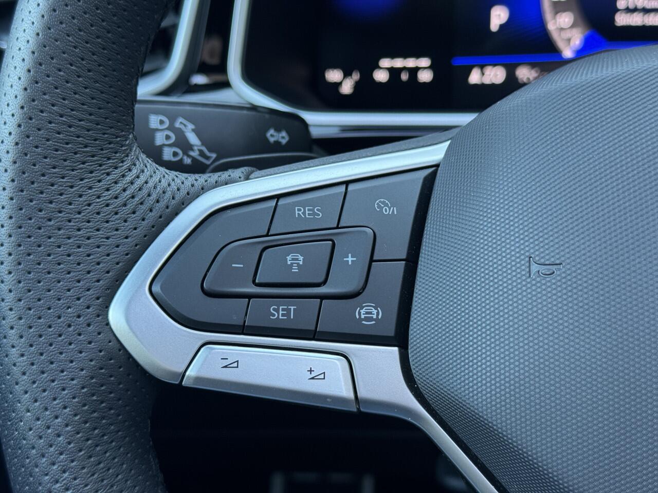 Volkswagen T-Roc 1.5 TSI R-Line | Trekhaak | Pano | Camera