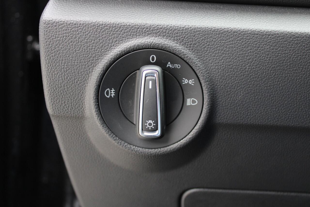 Volkswagen T-Roc 1.5 TSI Life Edition 150pk - ACC - LED - Navi - Stoelverwarming - Blind Spot - Virtual cockpit - Rijklaar