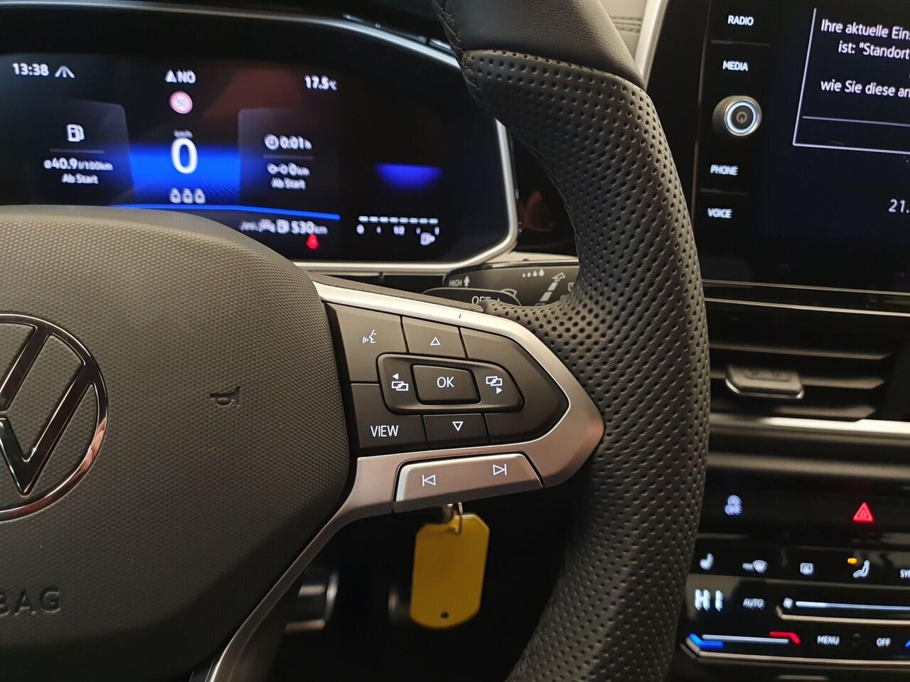 Volkswagen T-Roc 1.5 TSI 150pk DSG/AUT R-Line Afneembare trekhaak, Camera, Massage