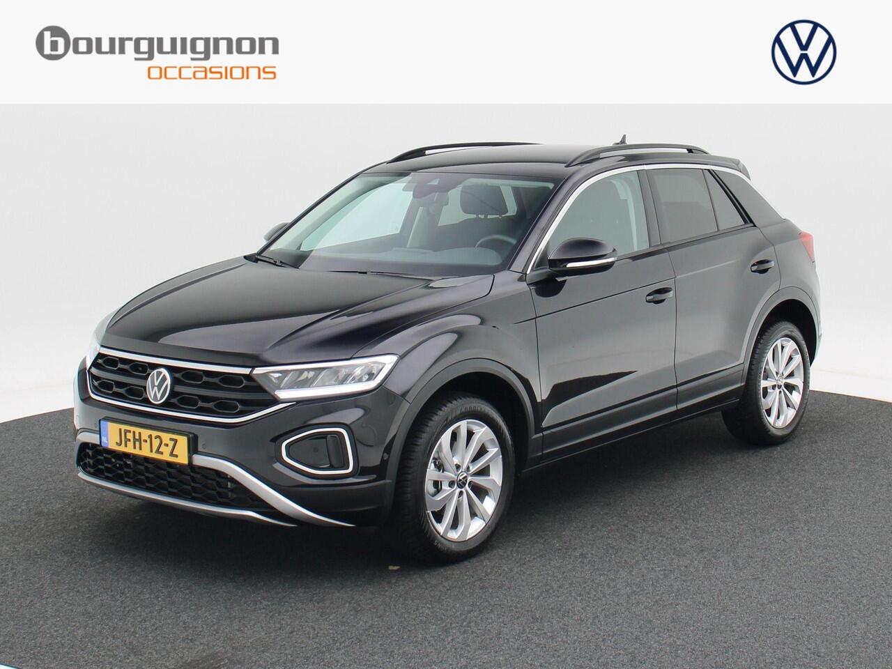 Volkswagen T-Roc 1.5 TSi 150 Pk Automaat Life Edition | Carplay | Camera | Adaptive Cruise | Parkeersensoren | Stoel Verwarming | Navigatiesysteem | 17 Inch | 10.421 Km!