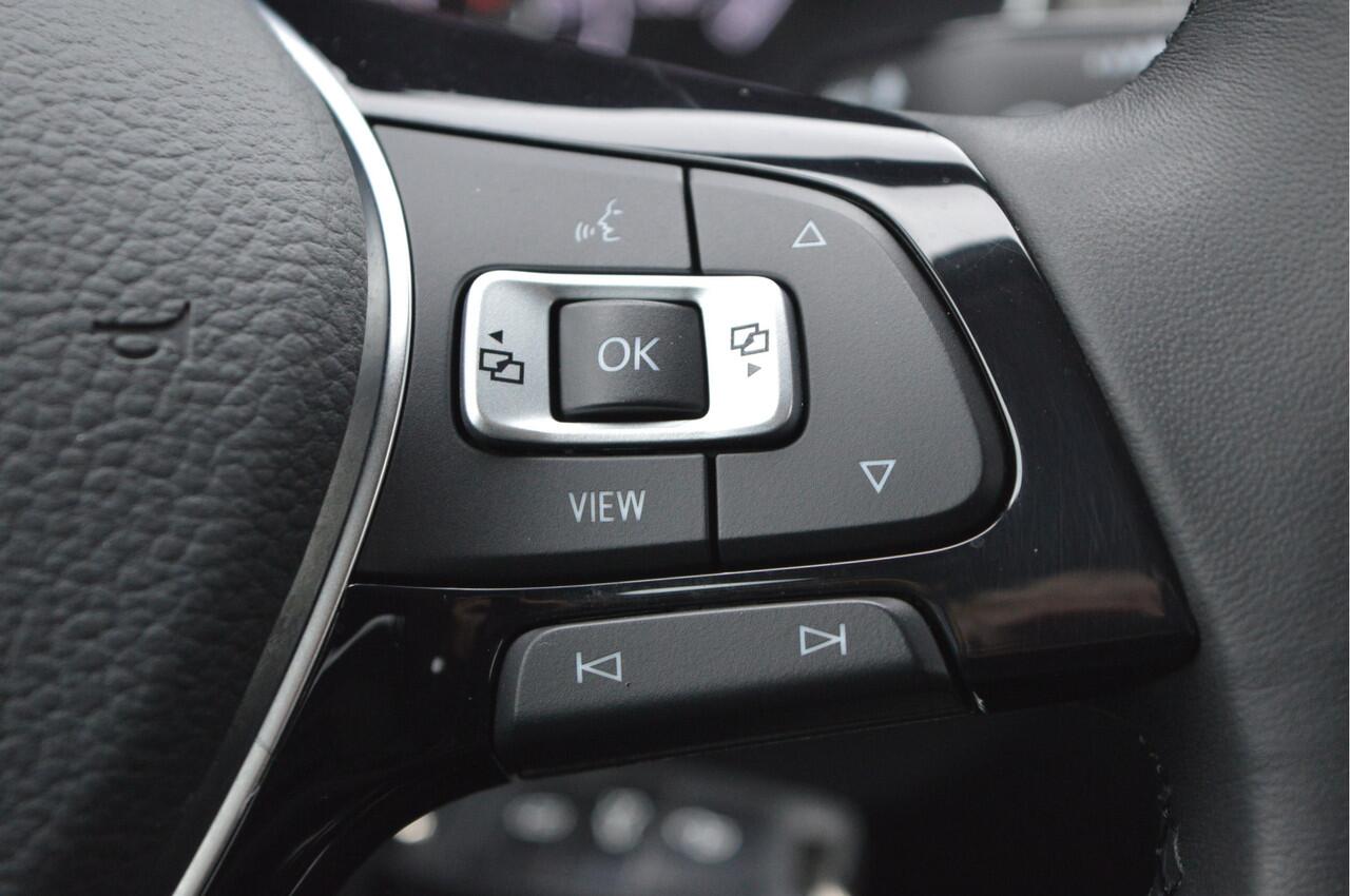 Volkswagen T-Roc 1.5 TSI Style Automaat NL-auto / Clima / Adaptieve cruise