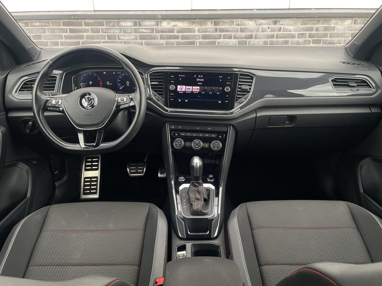 Volkswagen T-Roc 1.5 TSI Sport LED | Trekhaak | Carplay | Camera | Virtual Cockpit | PDC