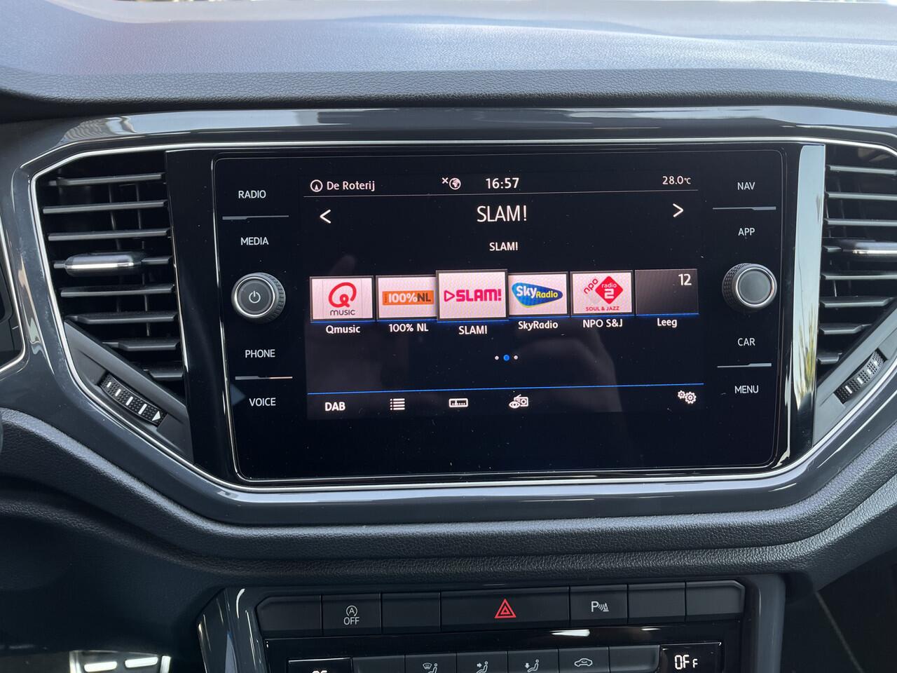 Volkswagen T-Roc 1.5 TSI R-line DSG Aut | PANO | 19'' LMV