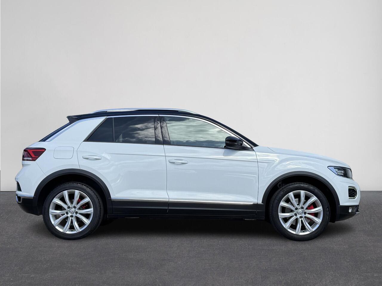 Volkswagen T-Roc 1.5 TSI Sport | Airco | Carplay | Camera | Parkeersensor voor/achter | Winter-pakket | LM velgen | ( Vestiging - Nieuwegein )