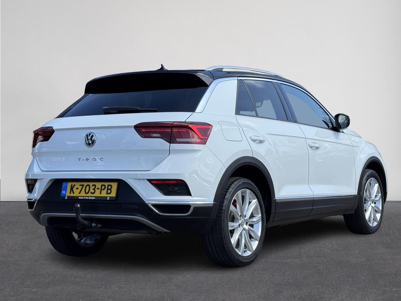 Volkswagen T-Roc 1.5 TSI Sport | Airco | Carplay | Camera | Parkeersensor voor/achter | Winter-pakket | LM velgen | ( Vestiging - Nieuwegein )