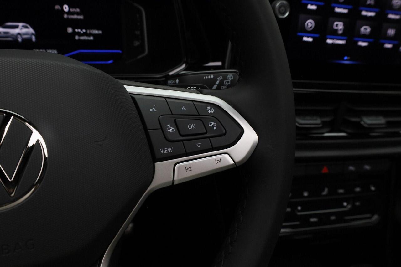 Volkswagen T-Roc 1.5 TSI 150 pk DSG R-Line Edition | Panoramadak | Stuur-/stoelverwarming | Achteruitrijcamera | Apple Carplay / Android Auto