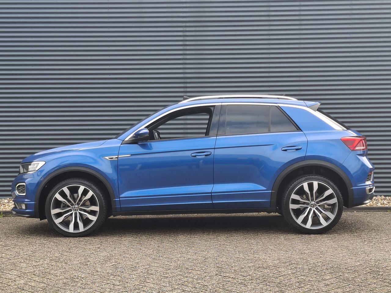 Volkswagen T-Roc 1.5 TSI Sport Business R | Automaat | Panoramisch Schuifdak | Navigatie | Stoel en Stuurverwarming | 19 Inch Velgen |