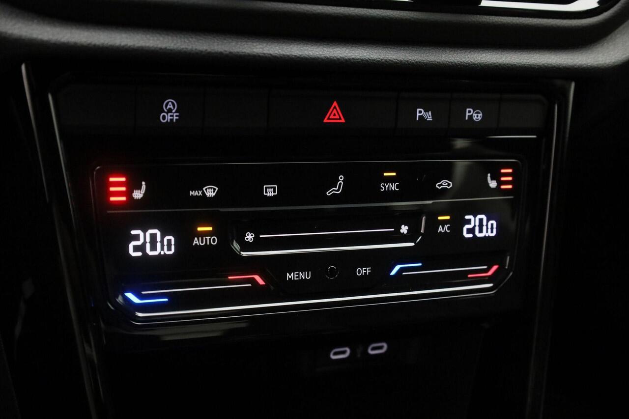 Volkswagen T-Roc 1.5 TSI 150 pk DSG R-Line Edition | Panoramadak | Stuur-/stoelverwarming | Achteruitrijcamera | Apple Carplay / Android Auto