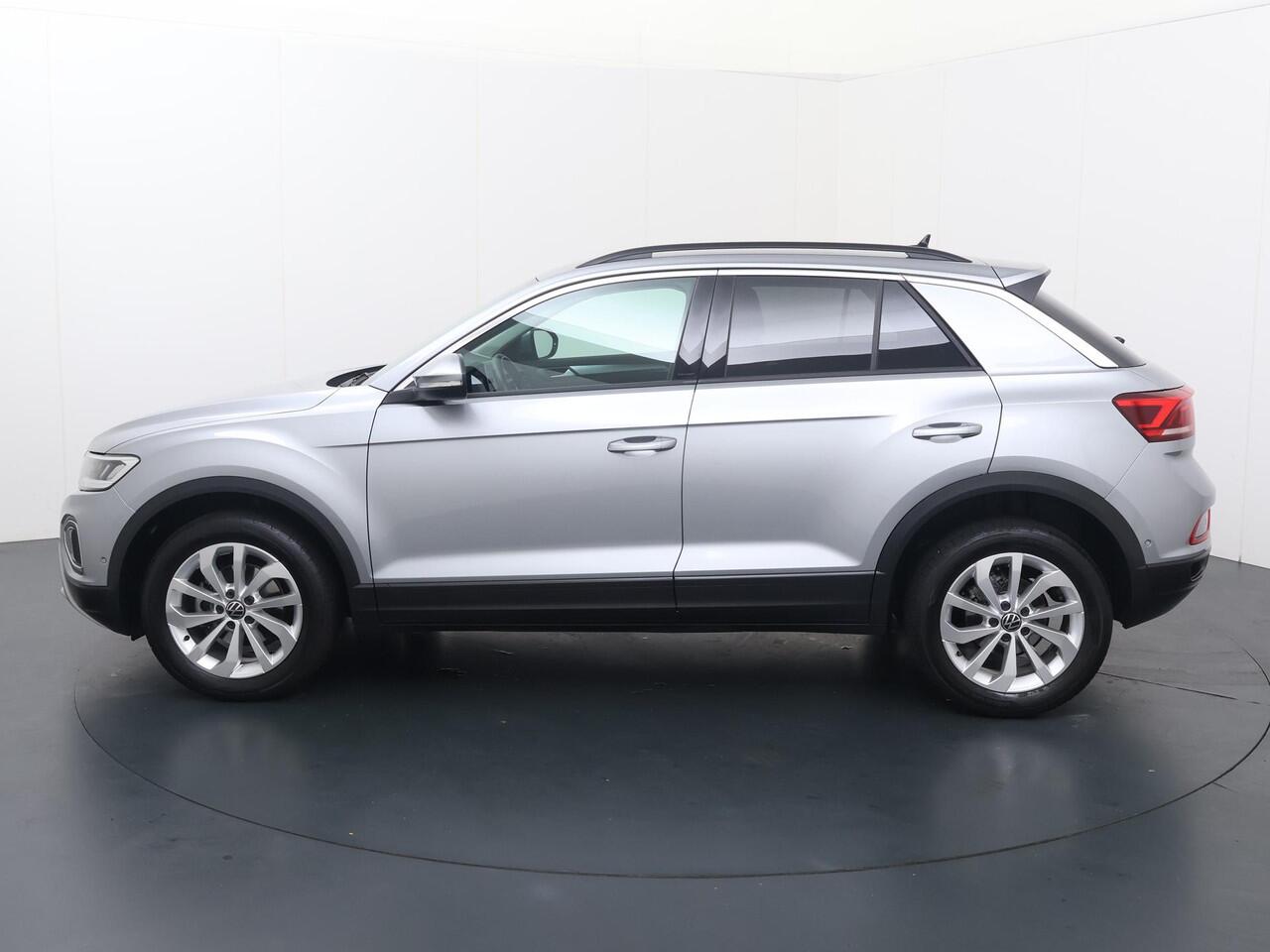 Volkswagen T-Roc 1.0 TSI Life Edition | 116 PK | Climate control | LED verlichting | Achteruitrijcamera |