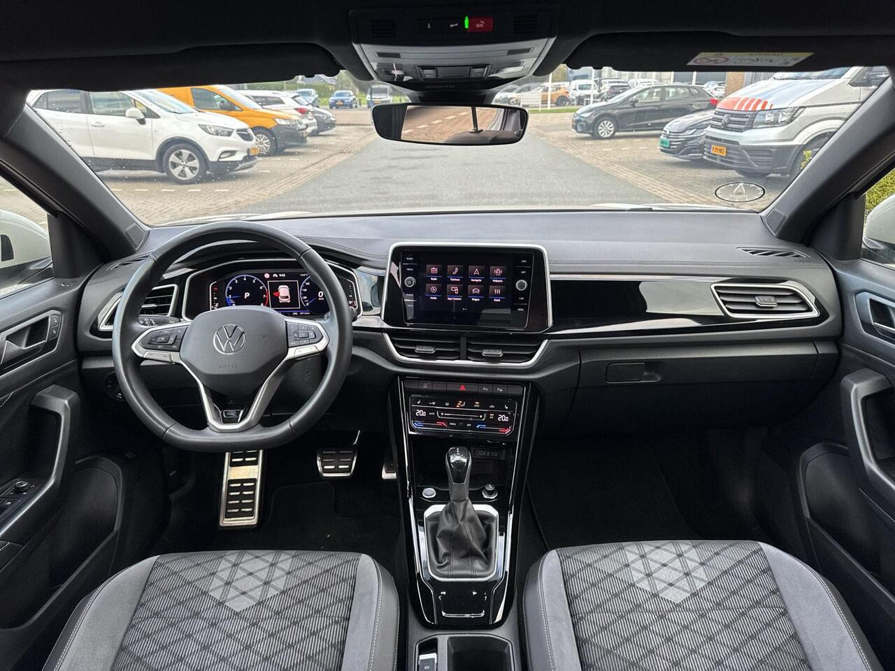 Volkswagen T-Roc 1.5 TSI R-Line | A-Camera | Keyless | Automaat | LED | 150Pk | App Connect |