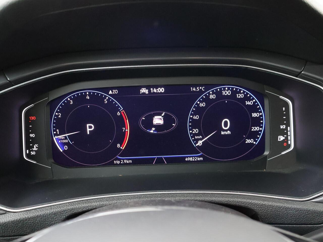 Volkswagen T-Roc 1.5 TSI Sport | 150 PK | Automaat | Trekhaak | Navigatiesysteem |