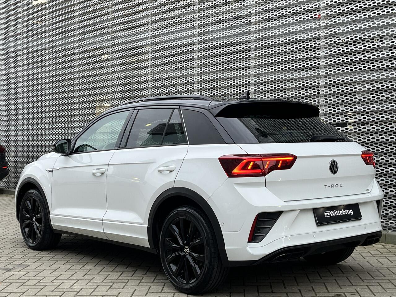 Volkswagen T-Roc 1.5 TSI 150pk DSG R-Line / Panoramadak / Digitale Cockpit / Black Style / Ergo Active Stoel / Navi Pro / Keyless / Alarm / Beats Audio / IQ LED / 18" LMV