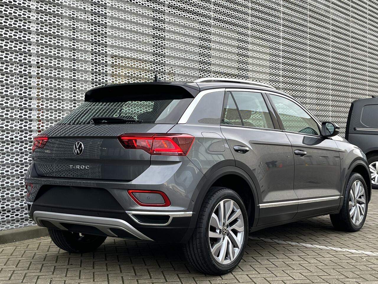Volkswagen T-Roc 1.5 TSI 150PK DSG Style / Panoramadak / Digitale Cockpit Pro / IQ LED / Camera / 18"LMV / Elektrische Acherklep **