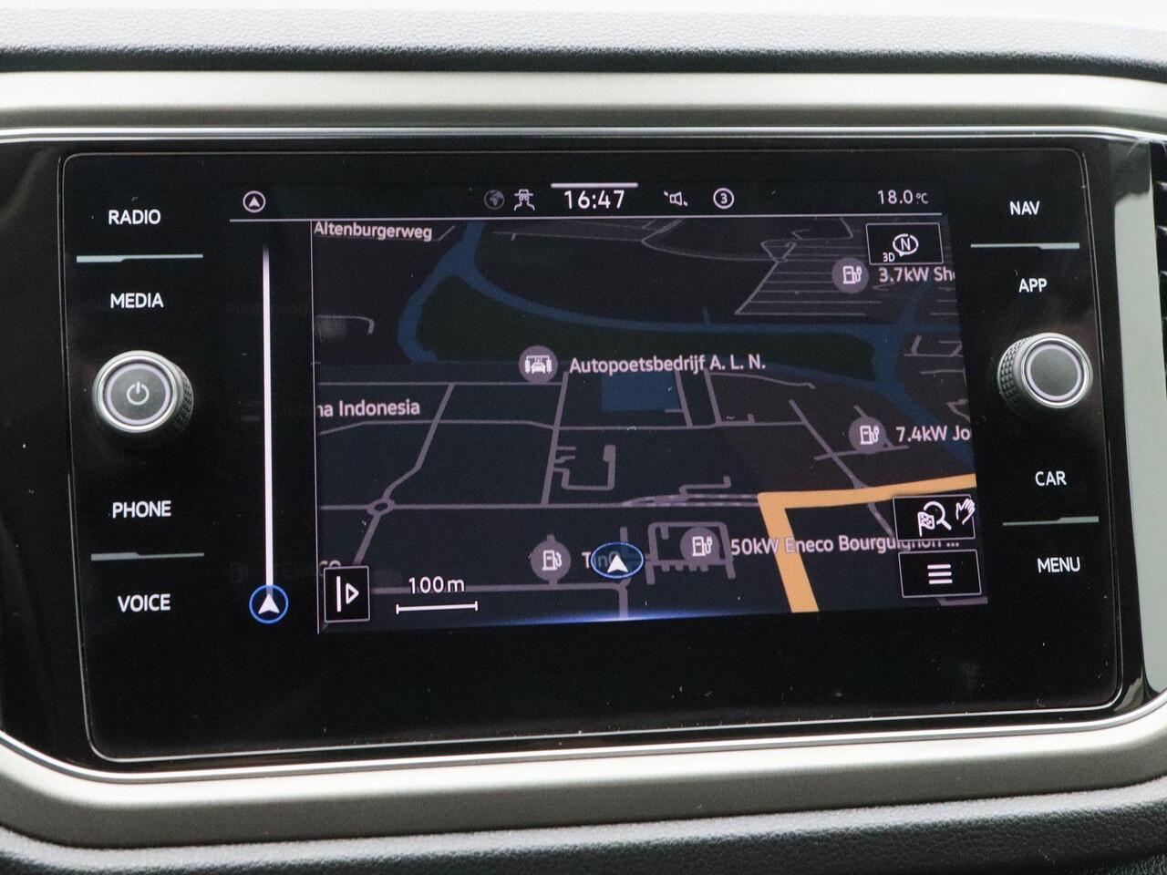 Volkswagen T-Roc 1.5 TSi 150 Pk Automaat Style Business | LED | Adaptive Cruise | Navigatie | Camera | Climatronic | Privacy Glas | 69.201 Km!!