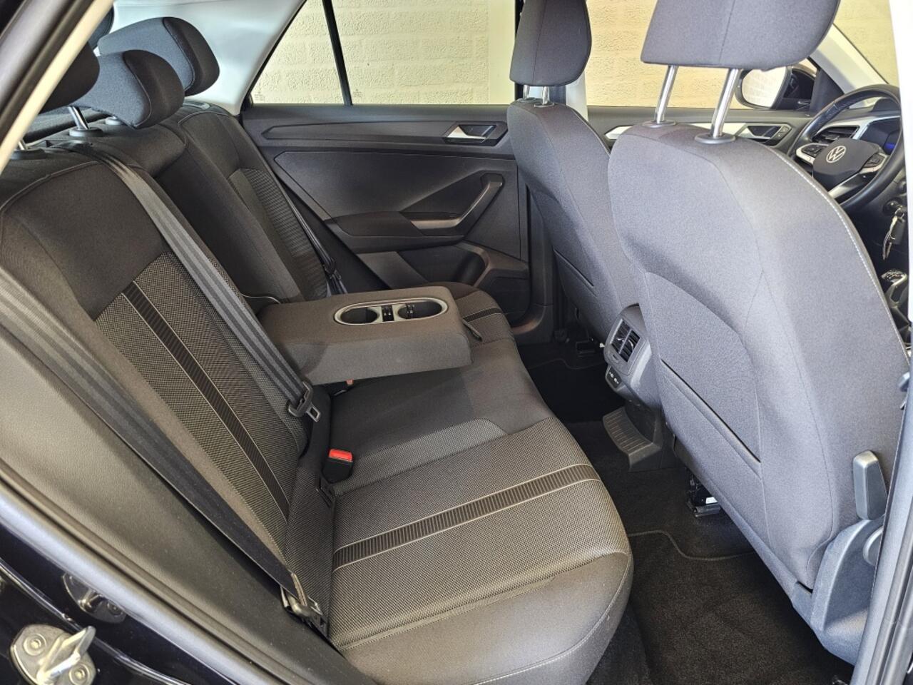 Volkswagen T-Roc 1.0 TSI (110Pk) Life LED Trekhaak Géén Afleverkosten