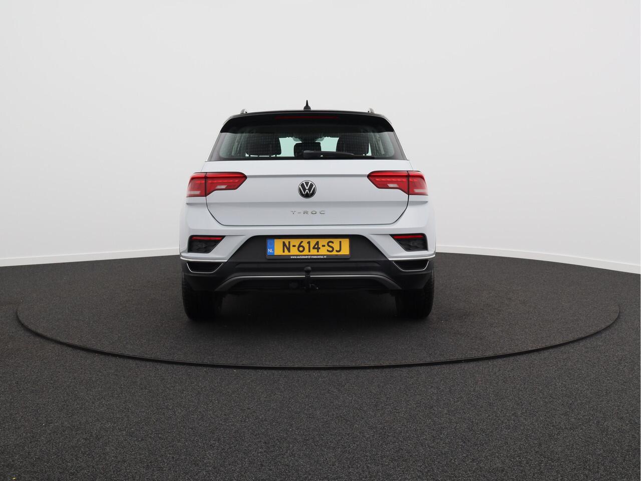 Volkswagen T-Roc 1.0 TSI Style/ lage km/ trekhaak/ zeer mooi!