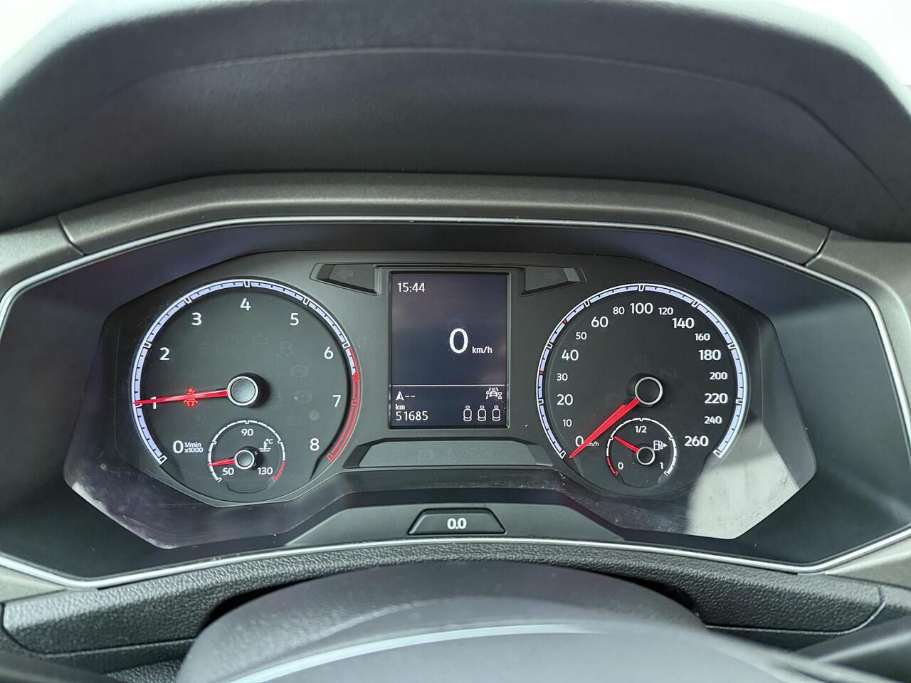 Volkswagen T-Roc 1.0 TSI Style | 110 PK | Adaptive cruise control | Climate control | Navigatiesysteem | Apple Carplay/Android Auto |