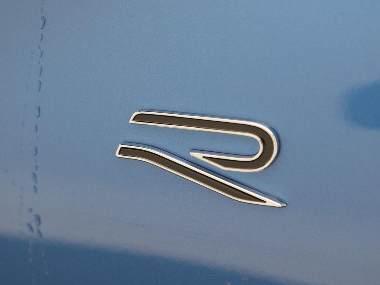 Volkswagen T-Roc R-Line First Edition 1.5 eTSI 150 PK | Head-Up Display | 360 Camera | LED Matrix | Elektrische Achterklep |