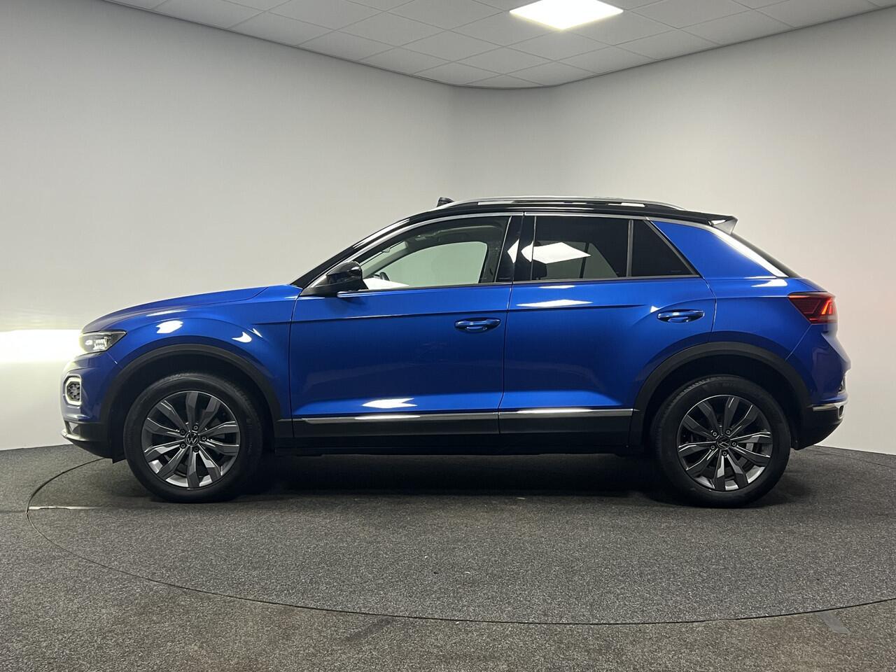 Volkswagen T-Roc 1.5 TSI Sport | NAVI | PAMORAMADAK | TREKHAAK | KEYLESS | ACC |