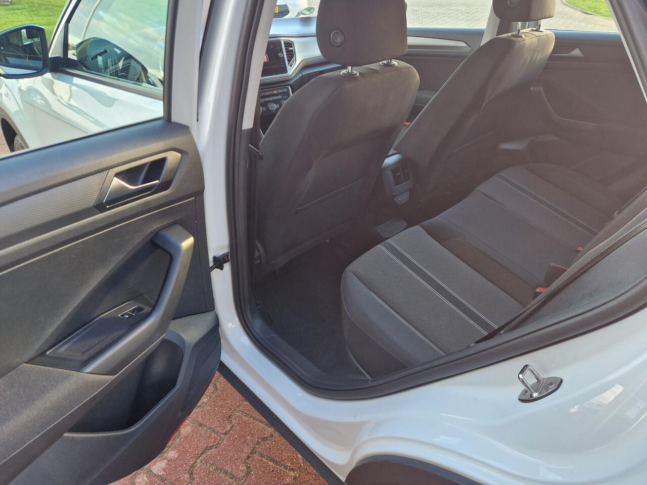 Volkswagen T-Roc 1.0 TSI Style Business 12 MND BOVAG GAR. | NAVI | TWO TONE LAK | ACC | PDC V+A | CLIM. CONTR. | APPLECARPLAY/ANDROID AUTO