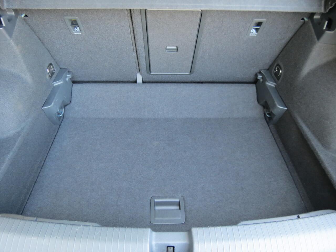 Volkswagen T-Roc 1.0 TSI Style -110pk- | Navi | Matrix LED | ErgoActive Stoel | Digitale Cockpit Pro | Rijklaarprijs incl. 1 jaar Bovag garantie