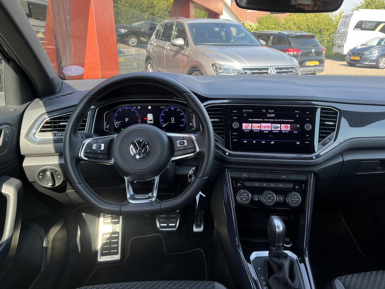 Volkswagen T-Roc 1.5 TSI R-line DSG Aut | PANO | 19'' LMV