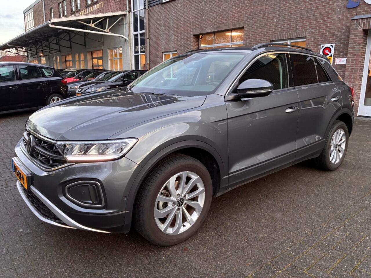 Volkswagen T-Roc 1.5 TSI 150PK AUTOMAAT! VIRTUAL DASH/KEYLESS/ADAP.CRUISE