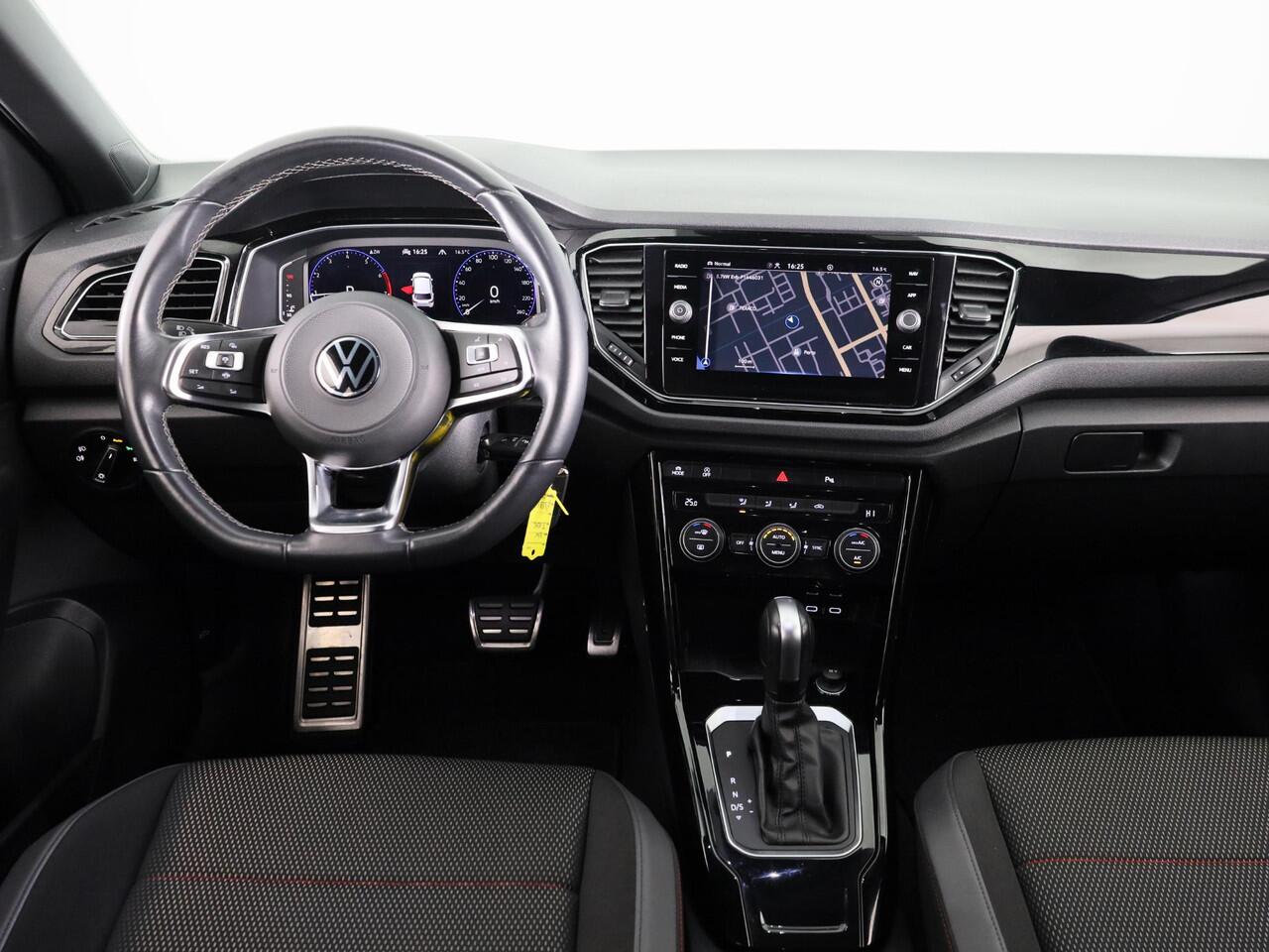 Volkswagen T-Roc 1.5 TSI Sport 150 PK | Automaat (DSG) | Black style | Camera | Digitaal dashboard | 18 Inch