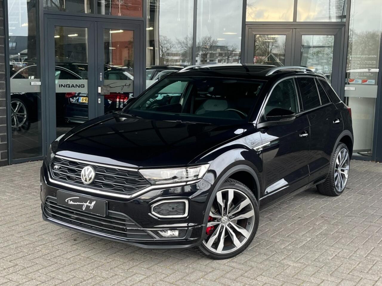 Volkswagen T-Roc 1.5 TSI AUT. SPORT R-LINE BEATS - VIRTU - PANO. DAK - TREKH.