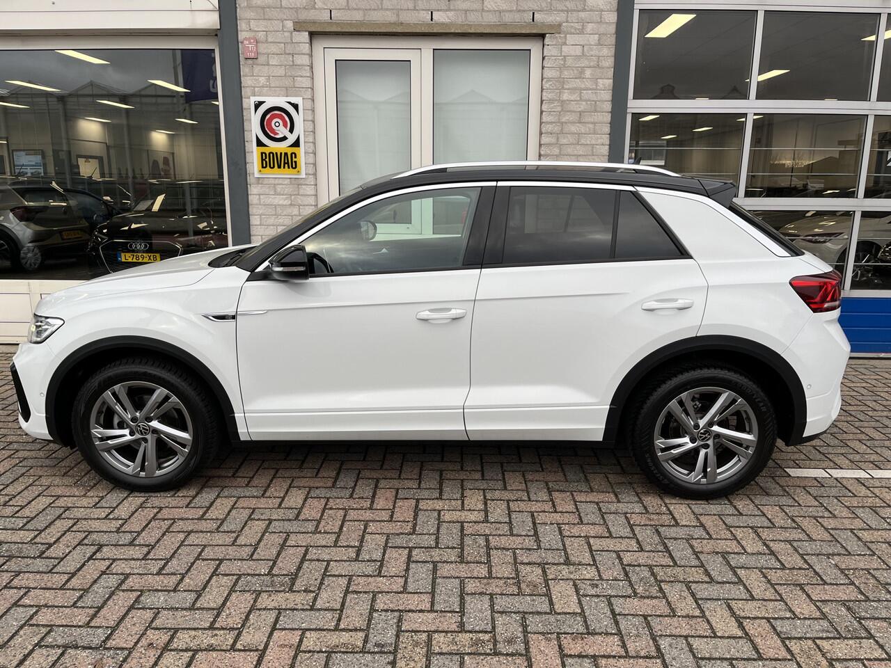 Volkswagen T-Roc 1.5 TSI R-Line / AUTOMAAT/ FABRIEKSGARANTIE T/M 2-2027/ TREKHAAK/ ALCANTARA/ ADAPT. CRUISE/ APP-CONNECT/ NAVI/ MATRIX/ RIJ-MODI/ PARK. SENSOREN + CAMERA/ STOEL VERWARM.