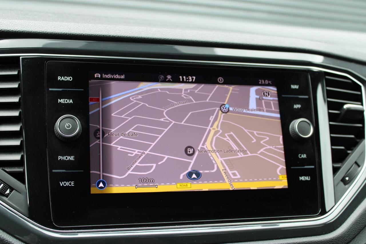 Volkswagen T-Roc 1.5 TSI R-Line Panoramadak Full-Led Vitual-Cockpit