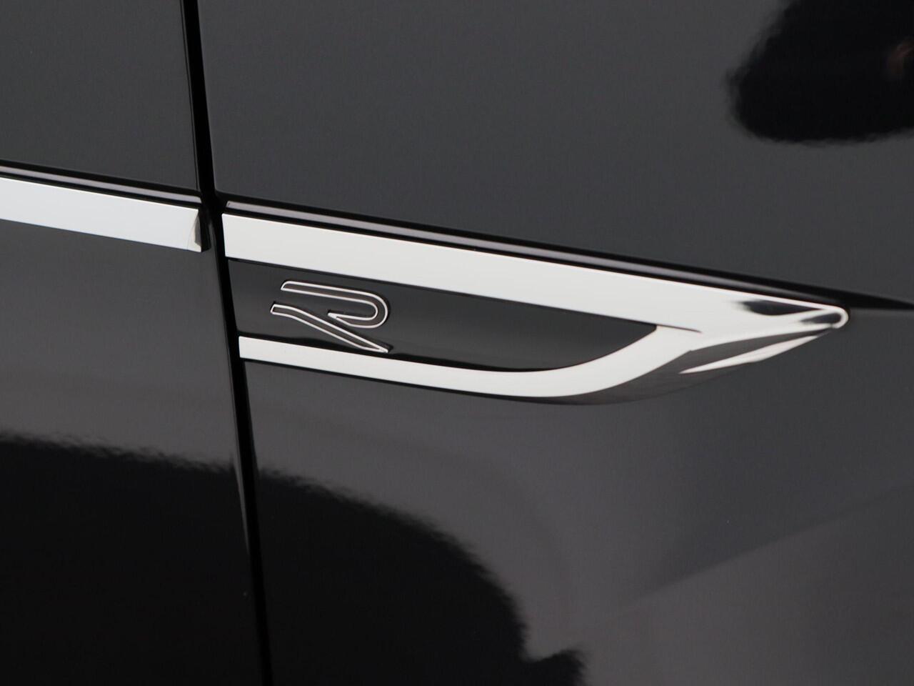 Volkswagen T-Roc 1.5 TSi 150 Pk Automaat R-Line Business | Adaptive Cruise | Climate Control | Camera | Navigatie | Stoelverwarming | Carplay | Trekhaak | 17 Inch | 23.588 Km!!