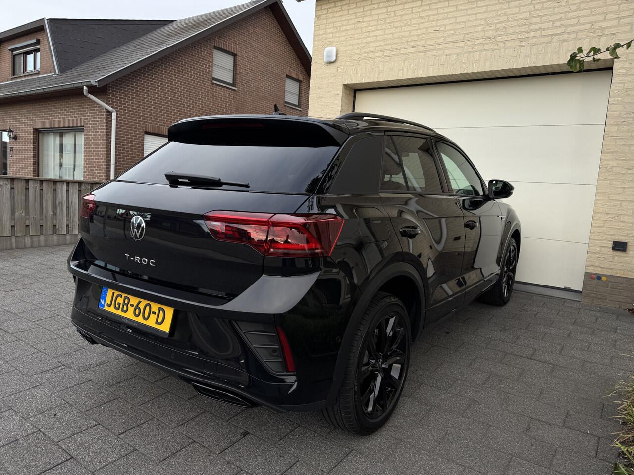 Volkswagen T-Roc 1.5 TSI 150pk DSG 3x R-Line BlackStyle Nieuw Model Panoramadak VirtualCockpit ACC Sportstoelen IQ-Light Ambientlight Keyless Camera Pdc