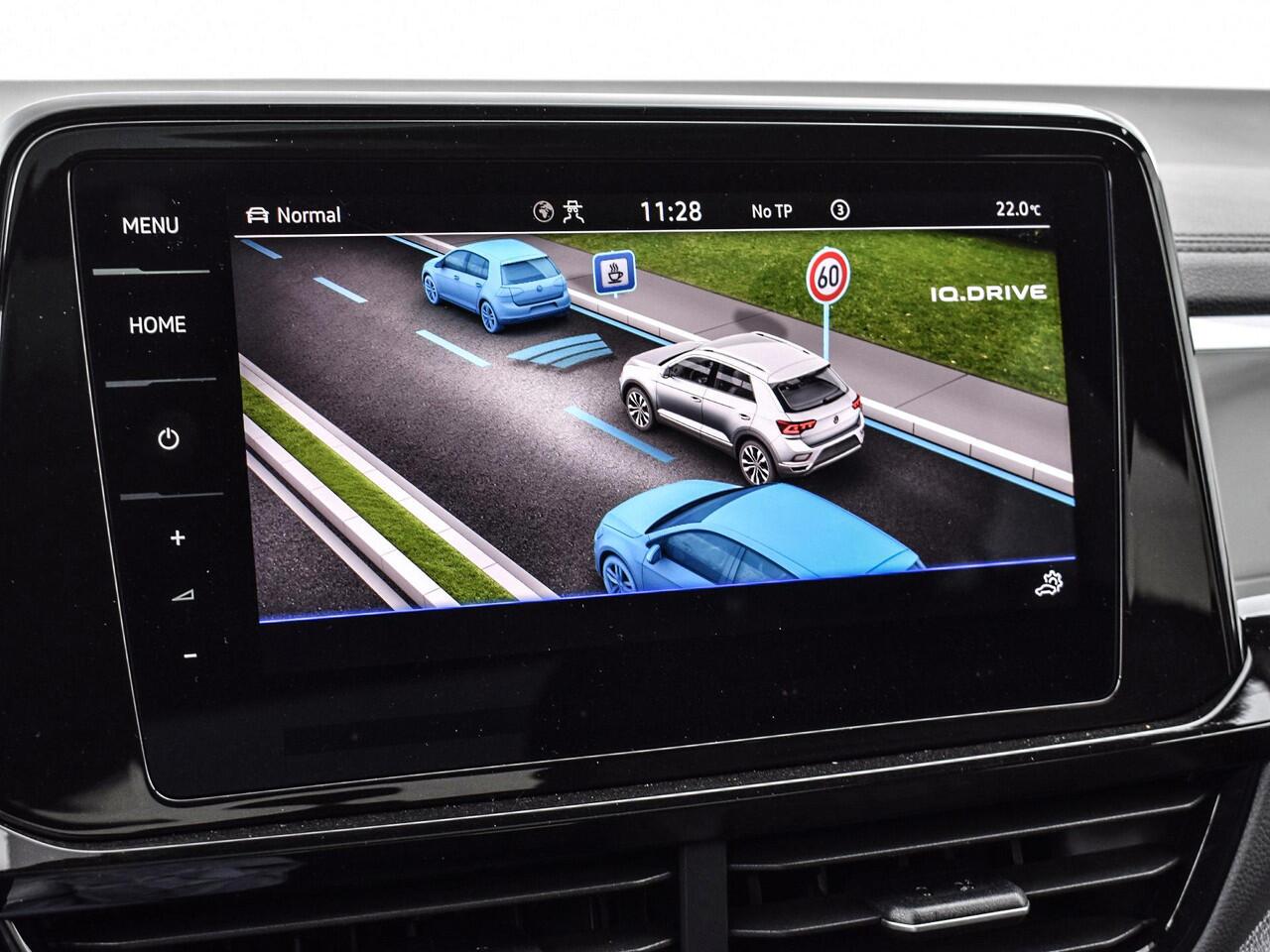 Volkswagen T-Roc 1.5 TSI 150pk DSG R-Line Business · Apple/Android Car Play · Camera · Panoramadak · Beats Audio · Matrix LED · 19'' Inch · Garantie t/m 30-03-2027 of 100.000km