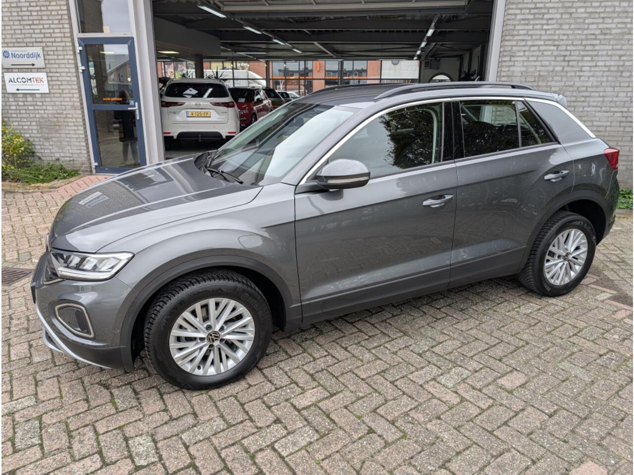 Volkswagen T-Roc 1.0 TSI Life Business