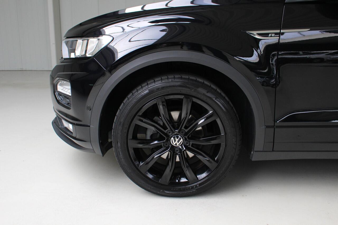 Volkswagen T-Roc Cabrio 1.5 TSI R-Line Blackstyle Navigatie | Camera | Trekhaak | 18" Grange Hill Zwart