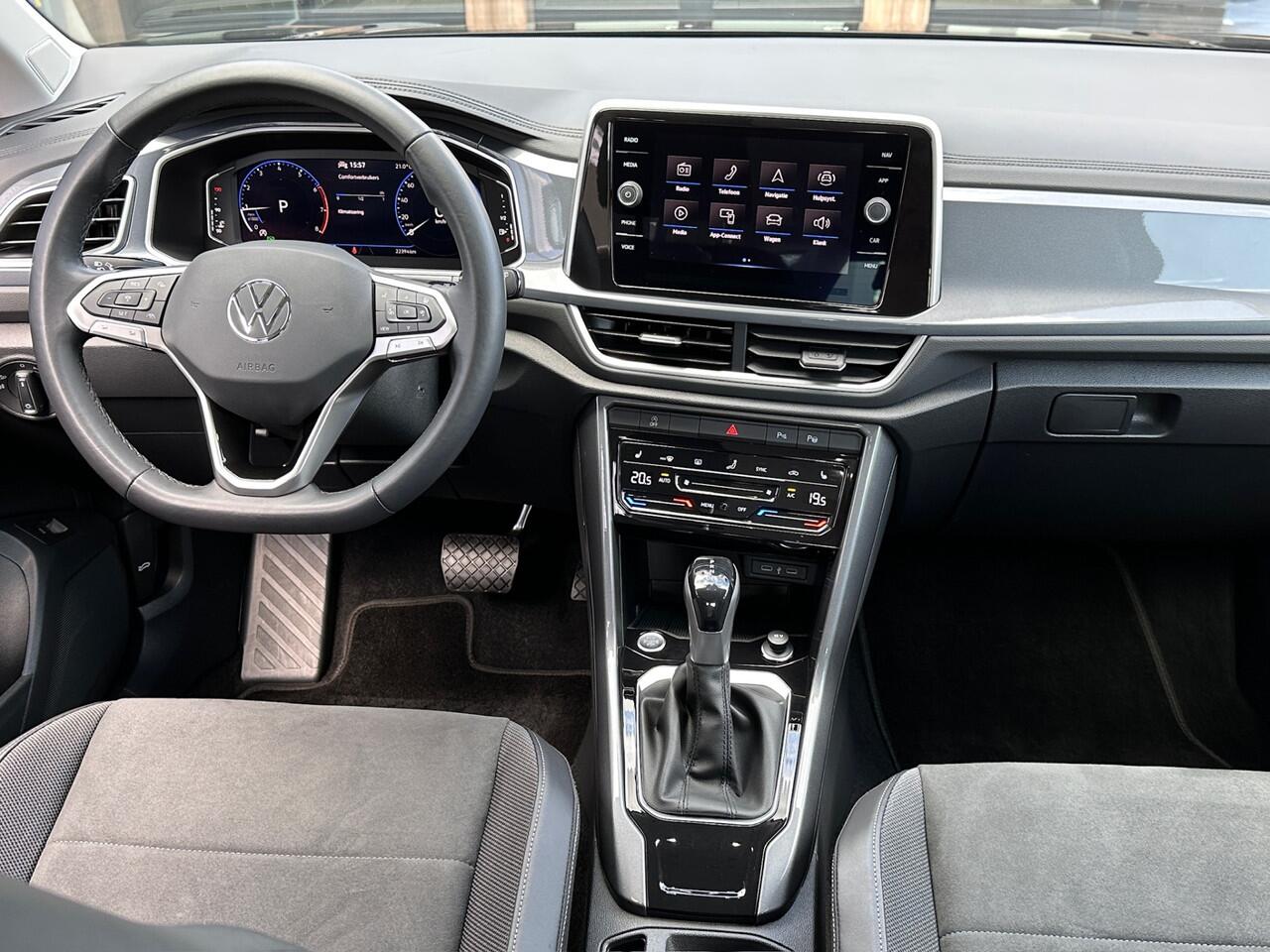 Volkswagen T-Roc 1.5 TSI 150pk DSG Style Carplay | Camera | Keyless | Elek. Achterklep | Rijklaar incl. garantie