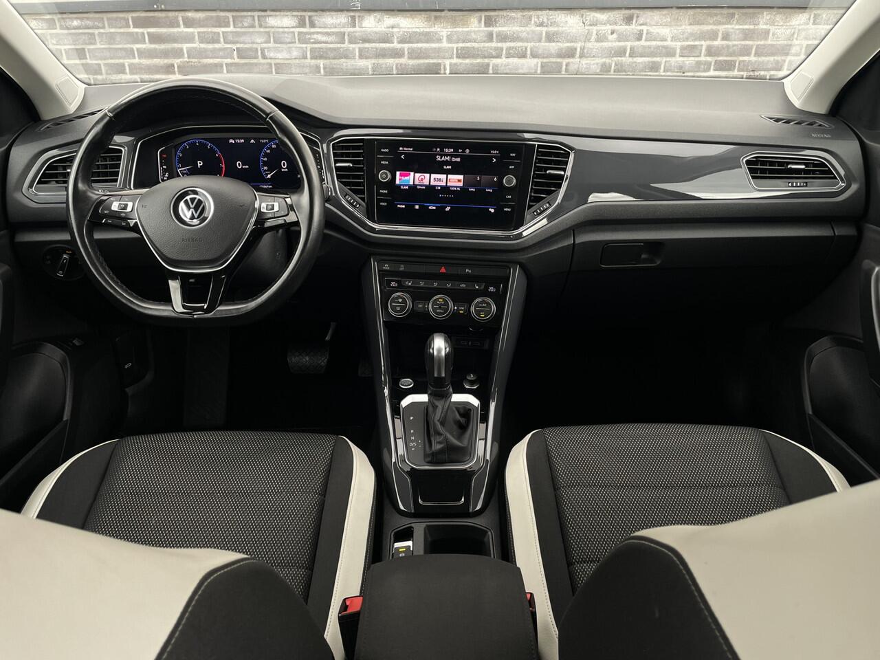 Volkswagen T-Roc 1.5 TSI Sport | LED | Trekhaak | Carplay | Virtual Cockpit | Camera | PDC