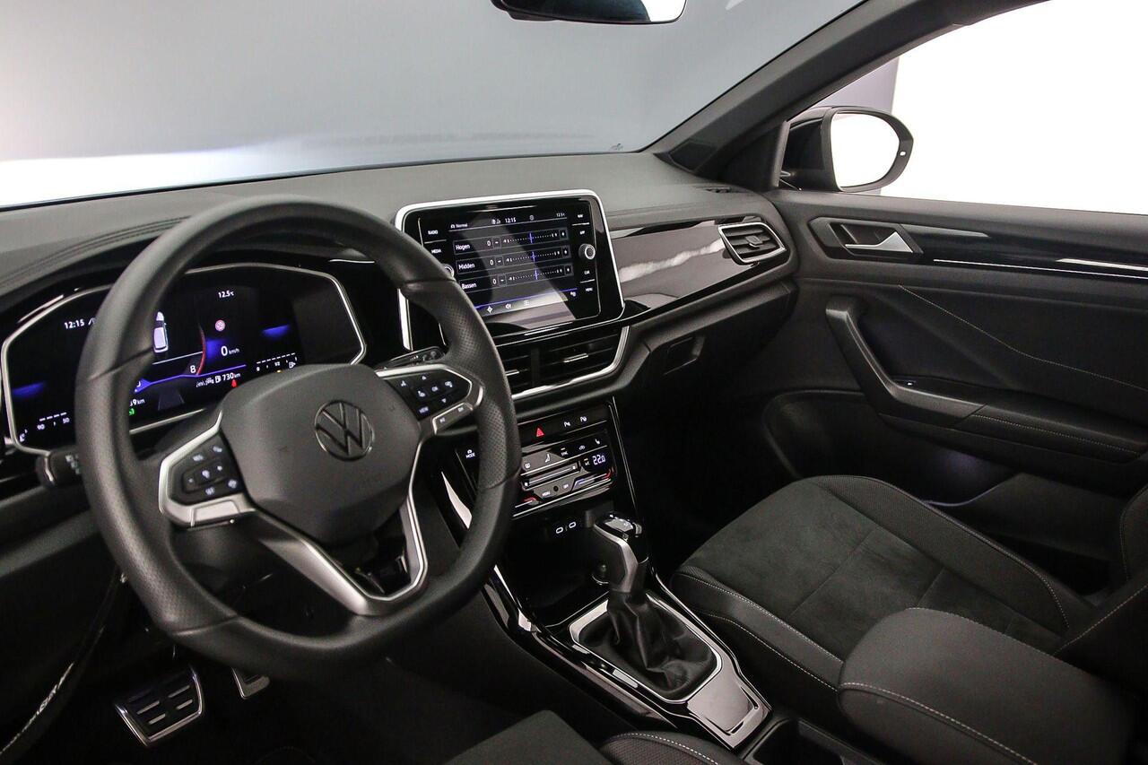 Volkswagen T-Roc R-Line Edition 1.5 TSI 150pk DSG Automaat Trekhaak, Adaptive cruise control, Navigatie, Achteruitrijcamera, Stoelverwarming, LED koplampen, Parkeersensoren
